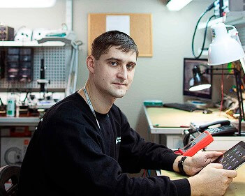 Мастер сервисного центра по ремонту техники JVC